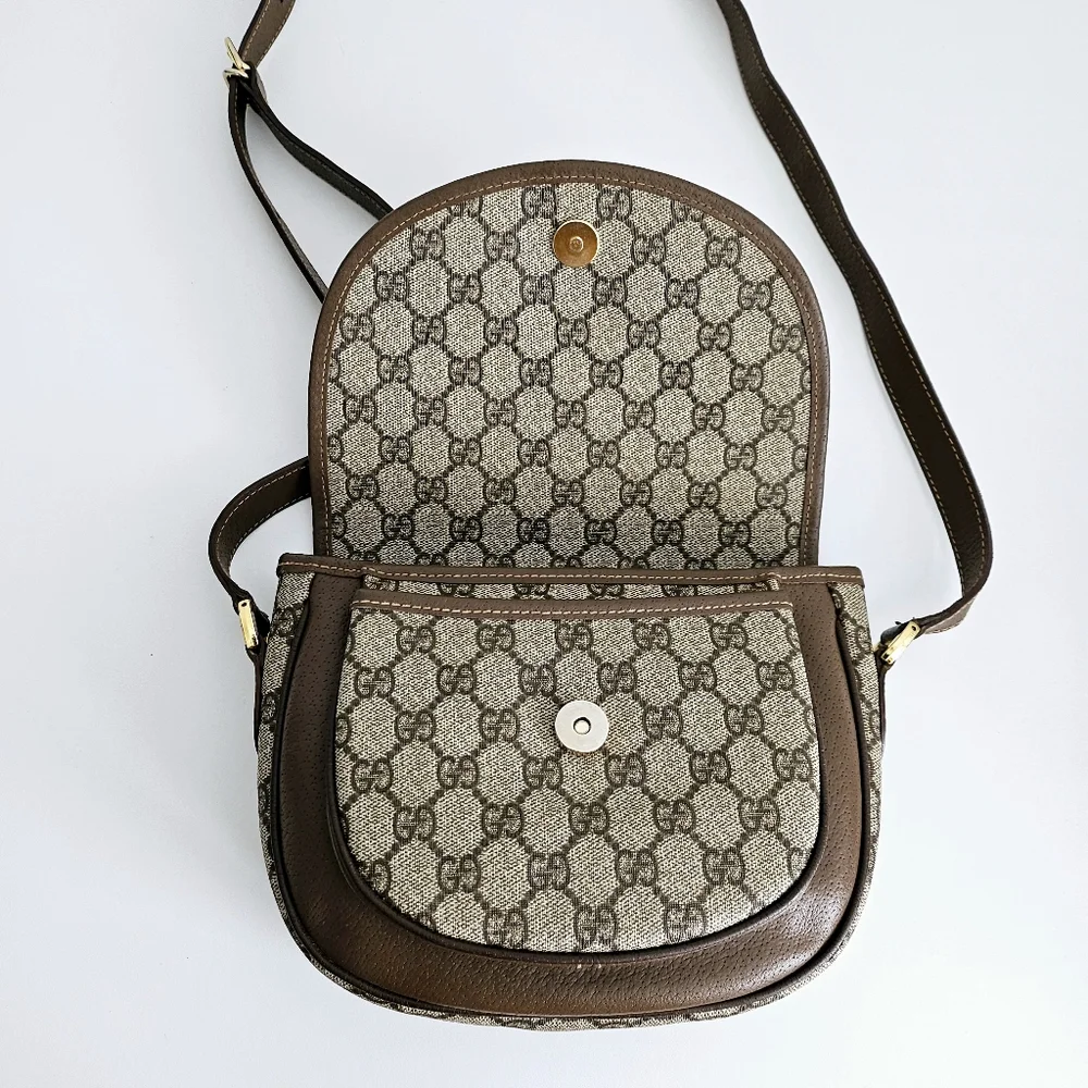 Gucci GG Supreme Small Rounded Crossbody Bag - Picture 7 of 10